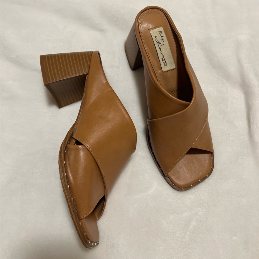 Vintage Havana Studded Brown Mules
